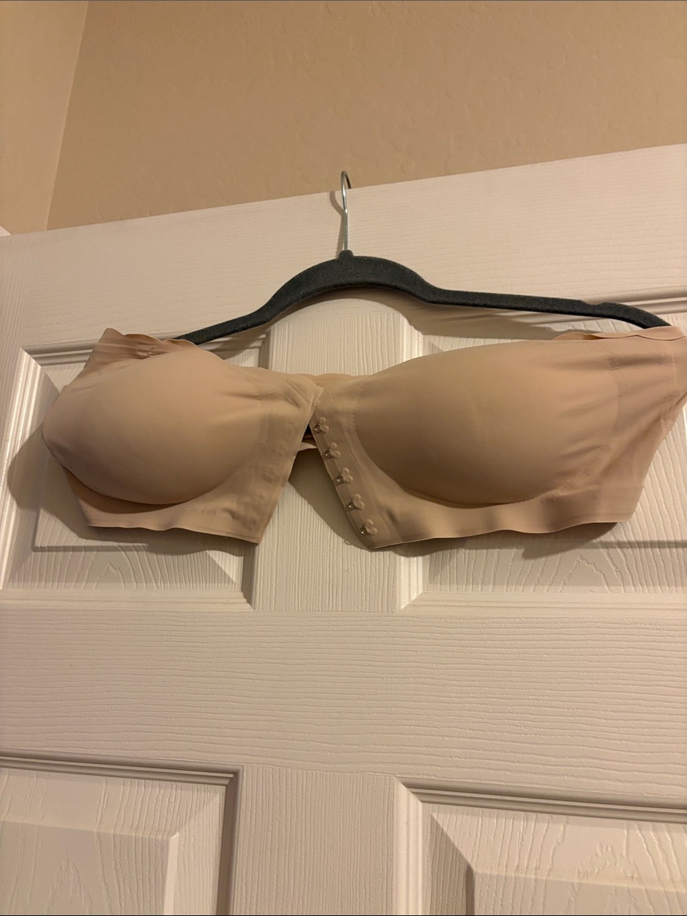 NEW Strapless Nude Seamless Convertible Bra